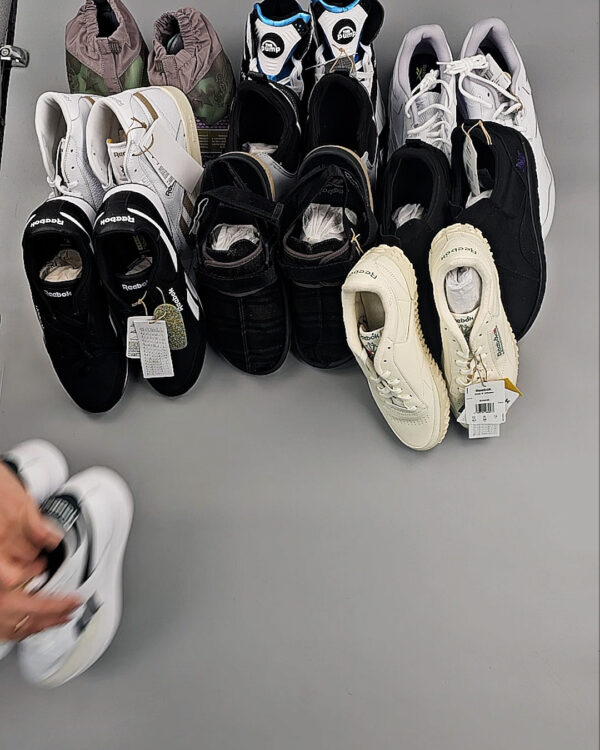 Фотография  980 - Кроссовки Reebok#23 шт, ЛОТ №8895 оптом в Салехарде и Ямало-Ненецком АО