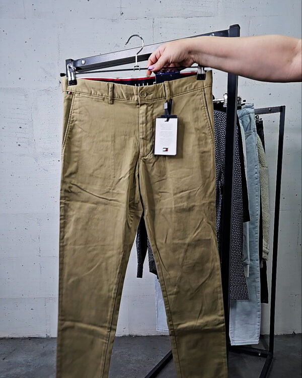 Фотография  754 - LACOSTE, CALVIN KLEIN, TOMMY HILFIGER, GUESS + 075#20 шт, ЛОТ №9072 оптом в Салехарде и Ямало-Ненецком АО