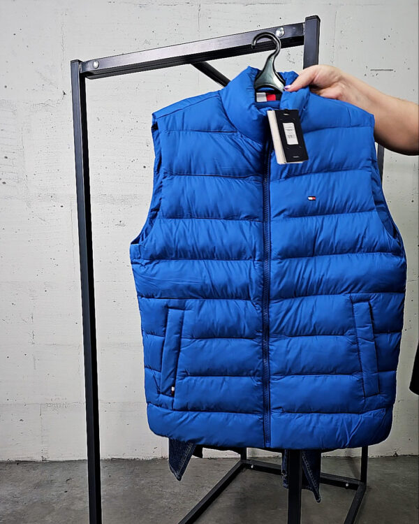 Фотография  784 - LACOSTE, CALVIN KLEIN, TOMMY HILFIGER, GUESS + 075#21 шт, ЛОТ №9077 оптом в Салехарде и Ямало-Ненецком АО