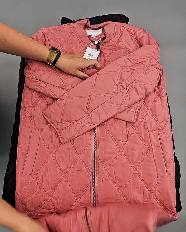 Фотография  909 - Верхняя одежда VILA#10 кг оптом в Салехарде и Ямало-Ненецком АО