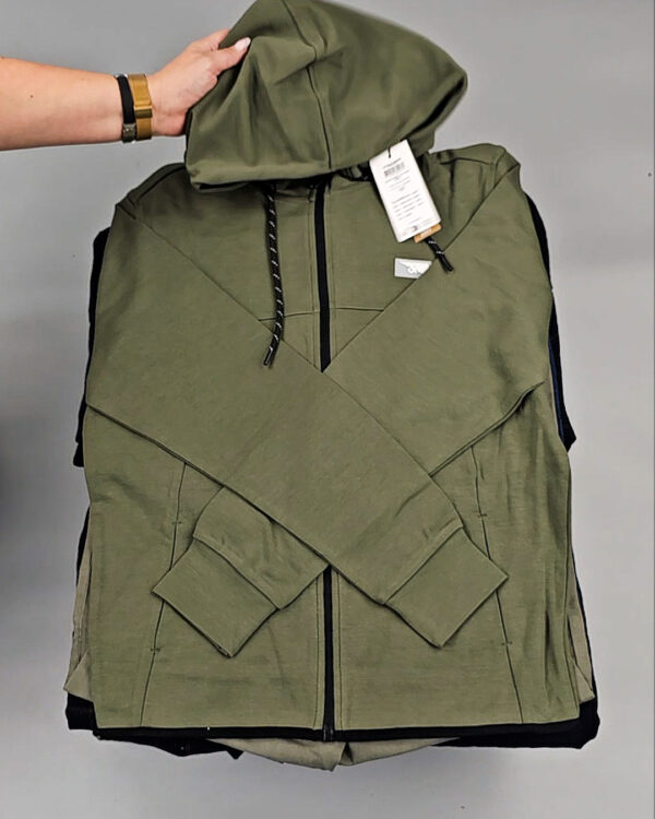 Фотография  696 - JACK JONES Men Winter mix 075#20 кг, ЛОТ № СТ-9266 оптом в Салехарде и Ямало-Ненецком АО