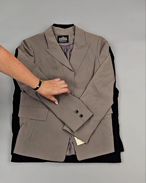 Фотография  974 - Жакеты Корея 085#10 кг, ЛОТ № СТ-9240 оптом в Салехарде и Ямало-Ненецком АО