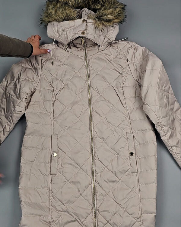 Фотография  442 - Верхняя одежда женская CAN 104#15 кг, ЛОТ СТ-9350 оптом в Салехарде и Ямало-Ненецком АО