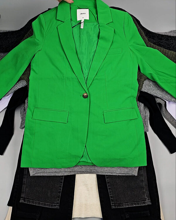 Фотография  332 - Bestseller Winter mix 104#15 кг, ЛОТ № СТ-9526 оптом в Салехарде и Ямало-Ненецком АО