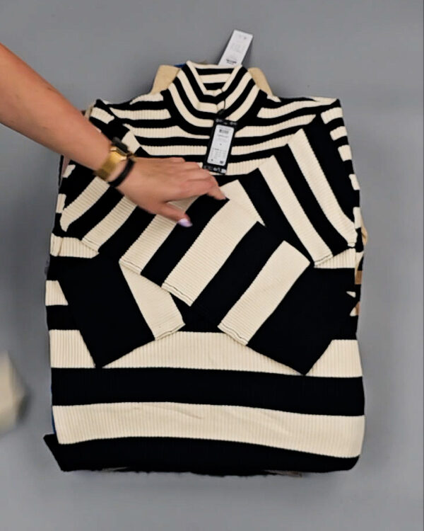 Фотография  985 - Джемпера Bestseller 104#7 кг, ЛОТ СТ-9423 оптом в Салехарде и Ямало-Ненецком АО