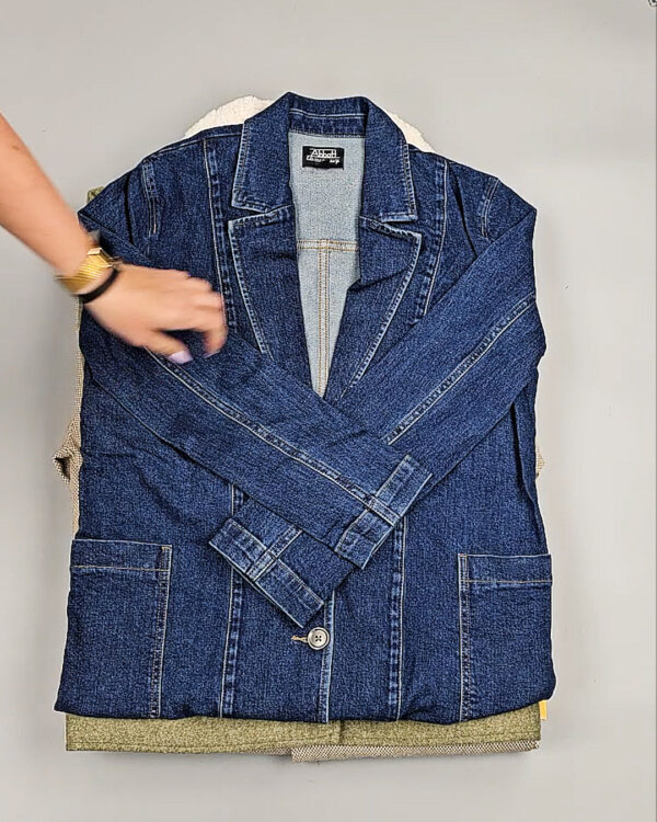 Фотография  103 - Ветровки женские CAN 104#12,5 кг, ЛОТ СТ-9404 оптом в Салехарде и Ямало-Ненецком АО