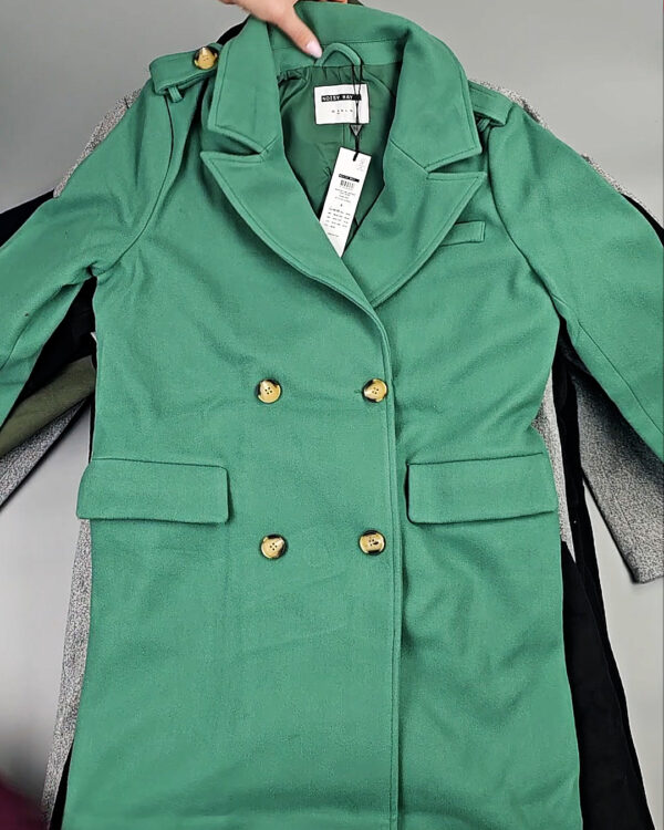 Фотография  364 - Пальто Bestseller 104#15,2 кг, ЛОТ СТ-9842 оптом в Салехарде и Ямало-Ненецком АО