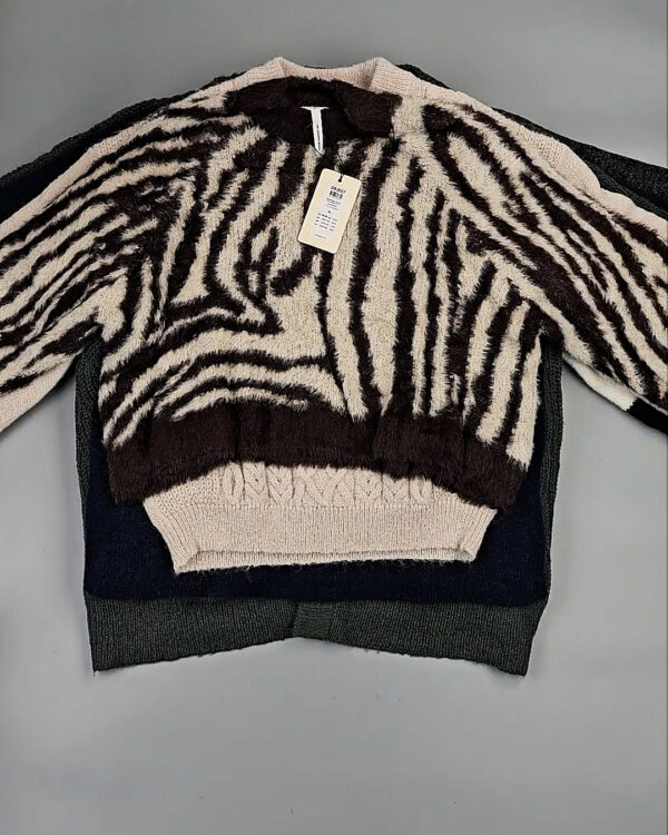 Фотография  357 - Джемпера Bestseller+DK 035#7 кг, ЛОТ СТ-9913 оптом в Салехарде и Ямало-Ненецком АО