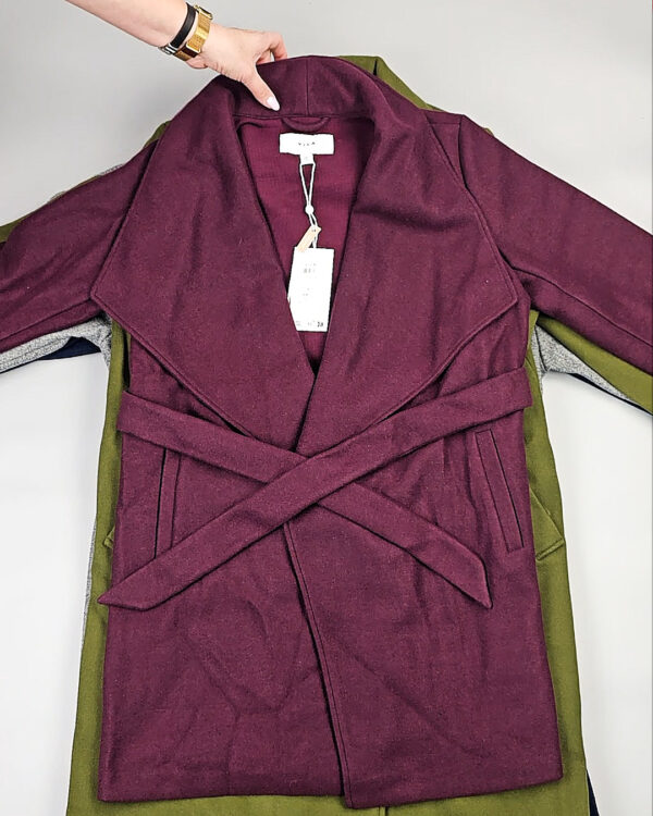 Фотография  720 - Пальто Bestseller 104#15,2 кг, ЛОТ СТ-9842 оптом в Салехарде и Ямало-Ненецком АО