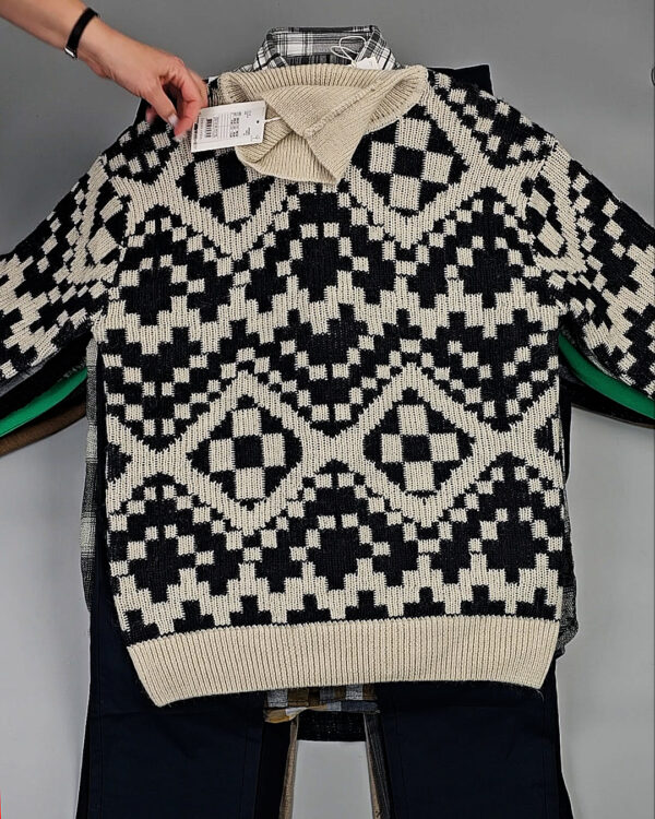 Фотография  824 - CASUAL FRIDAY Winter 075#20 кг, ЛОТ СТ-9984 оптом в Салехарде и Ямало-Ненецком АО