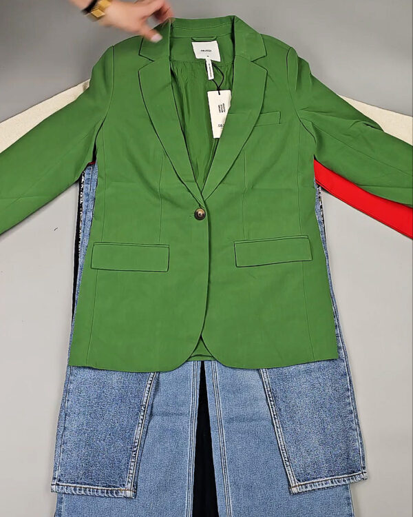 Фотография  813 - DK+Bestseller 085#16 кг, ЛОТ СТ-9952 оптом в Салехарде и Ямало-Ненецком АО