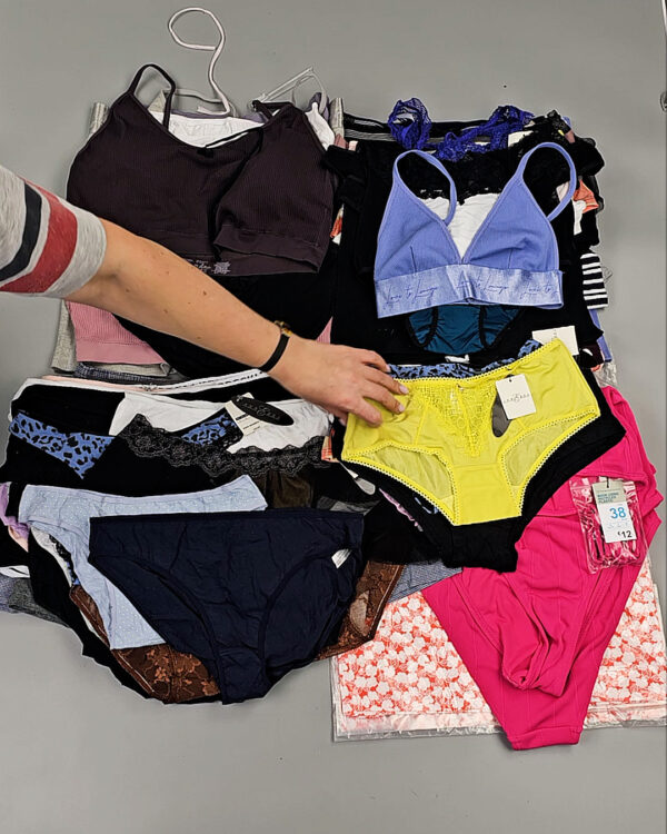 Фотография  654 - Нижнее белье (LINGERIE)#10 кг, ЛОТ СТ-9890 оптом в Салехарде и Ямало-Ненецком АО